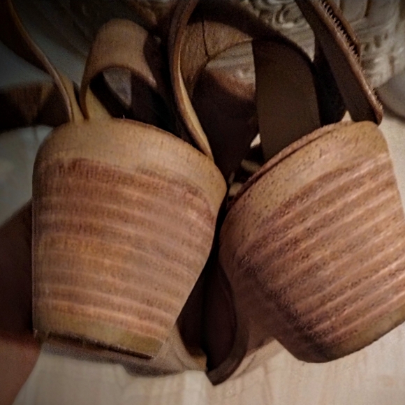 Splendid Suede Ankle Wrap Almond Toe Hook Loop Booties - Picture 8 of 8